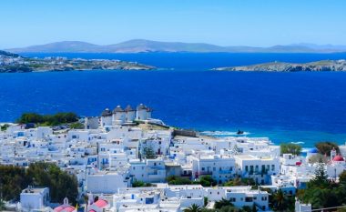 Greqia këtë vit pret 32 milionë turistë