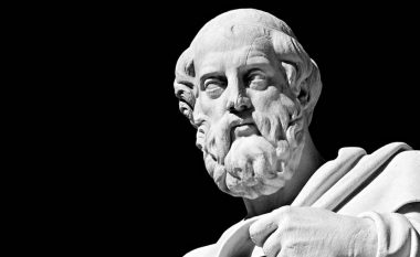 Thënie të Platonit: Ky qytet është ai që është, sepse qytetarët tanë janë ata që janë!