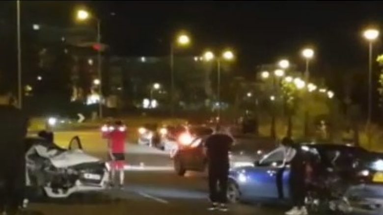 Aksident i frikshëm në Tiranë, veturat bëhen “copë-copë” (Video)