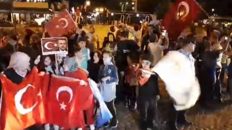 Erdogan shpall fitoren, festë edhe në Prizren (Video)