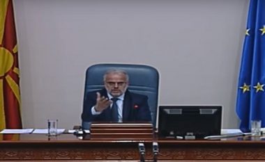 Xhaferi nervoz me deputetët: A mendoni çka bëni? (Video)