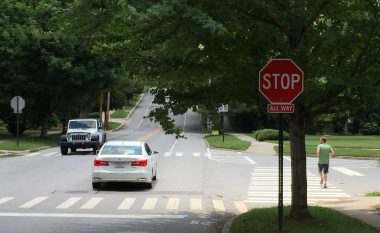 Përse shenja STOP ka tetë kënde?