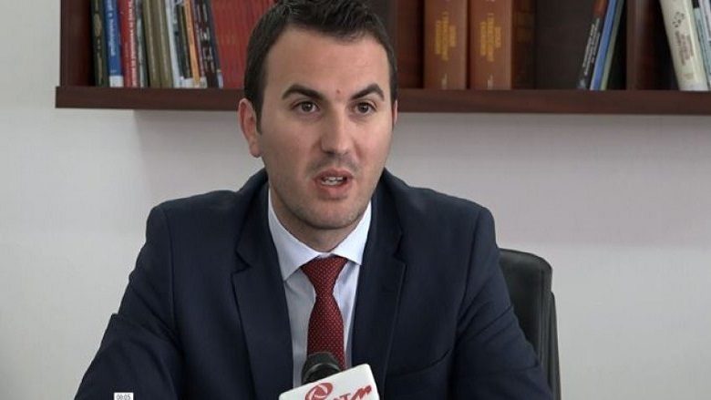 Ministri Ademi nuk është i sigurt nëse reformat në arsim do të fillojnë në shtator