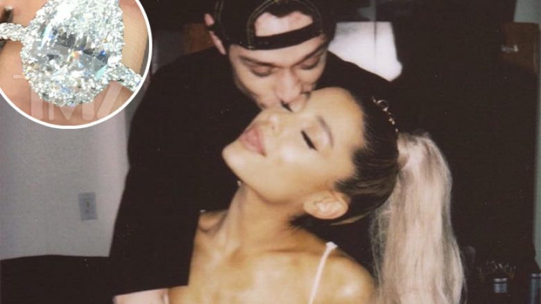 Ariana Grande shfaq unazën e fejesës 100 mijë dollarëshe nga Pete Davidson