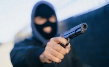 Grabitje e armatosur në një bankë në Vushtrri