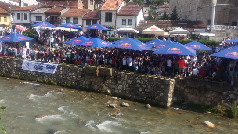 Marshall Jungle e Durim Xhema krijojnë atmosferë fantastike në Bunarfest të Prizrenit