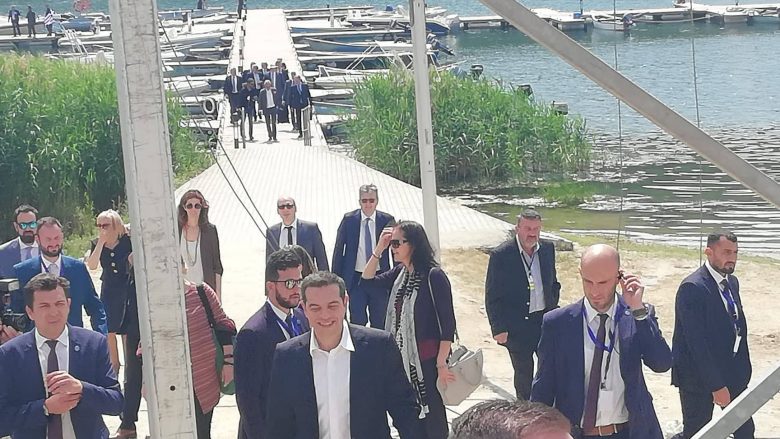 Tsipras: Në Oteshevë atmosfera ishte si në dasma