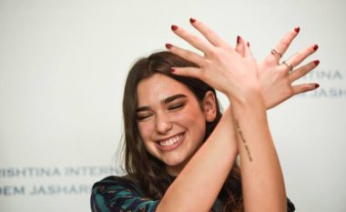 Dua Lipa i gëzohet suksesit të Granit Xhakës e Xherdan Shaqirit në ndeshjen kundër Serbisë