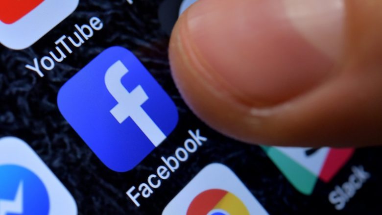Facebook ndante informacionet me katër kompani kineze