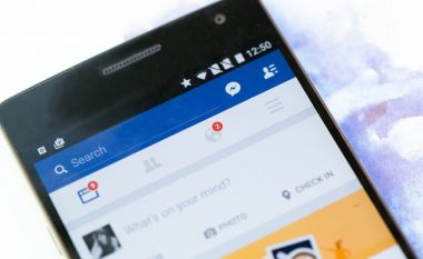 Kritikat detyrojnë Facebook-un të largojë opsion ‘lajmet e javës së ardhshme’