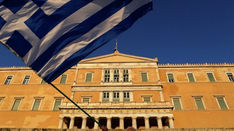 Parlamenti grek të premten do të diskutojë për marrëveshjen me Maqedoninë