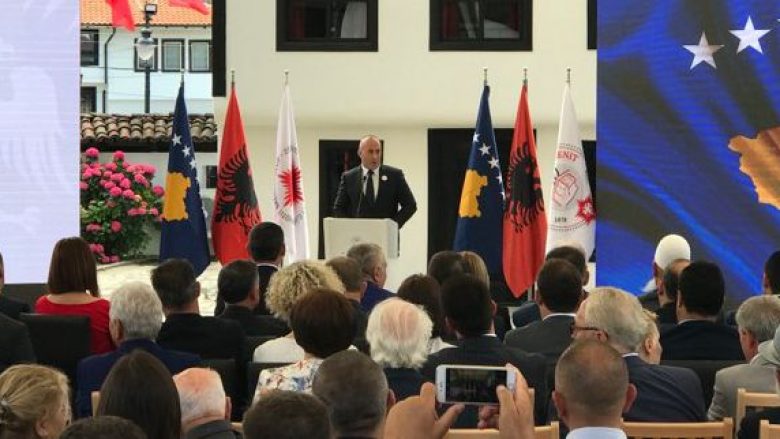 Haradinaj në Prizren: Lufta mes Kosovës dhe Serbisë të mbyllet pa pazare të ndyta