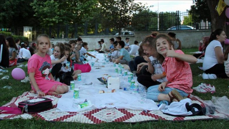 Shkup, organizohet program i veçantë iftari për fëmijë