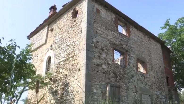 Kulla historike në Voksh të Deçanit rrezikon të rrënohet (Video)