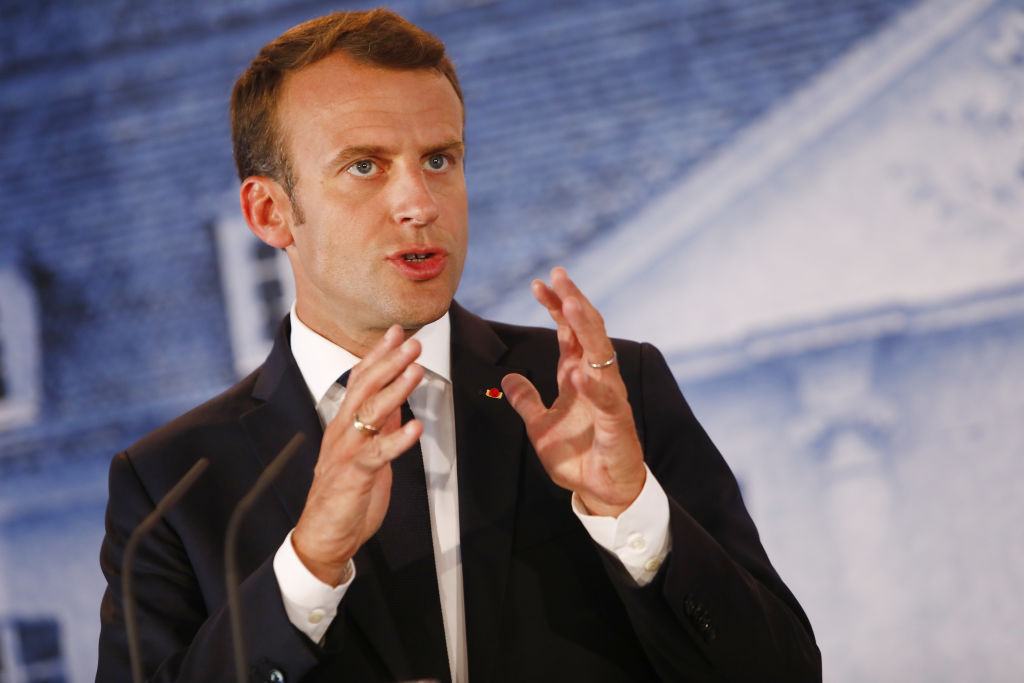 Macron i drejtohet kombit francez rreth agresionit rus në Ukrainë