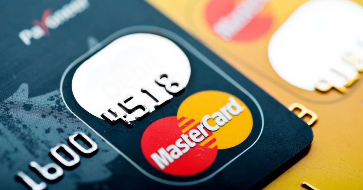 MasterCard will no longer issue cards in India, it is accused of data