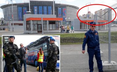 Policët njoftojnë banorët rreth stadiumit të Ekaterinburgut se mund të qëllohen me armë nëse shikojnë ndeshjet ndaj ballkonet apo dritaret