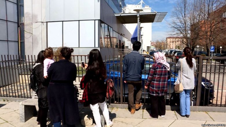 Familjarët turq trokasin edhe te Gjykata Kushtetuese