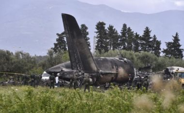 Aeroplani del nga pista, tetë të lënduar