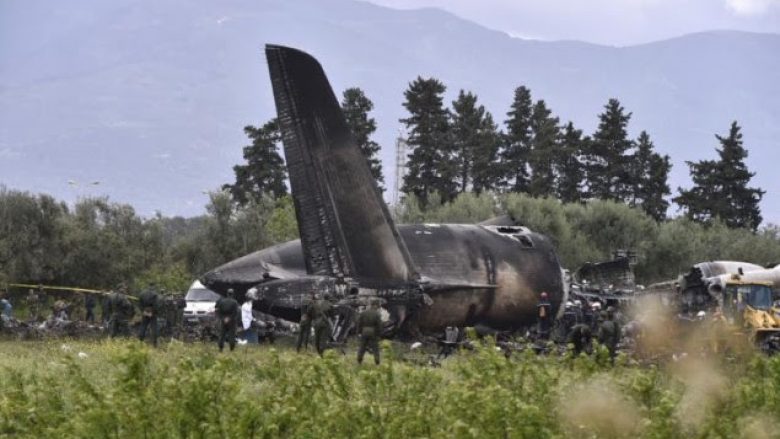 Aeroplani del nga pista, tetë të lënduar