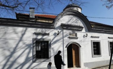 Janjiq hedh poshtë deklaratat e Vuçiqit, thotë se Kisha Ortodokse serbe nuk kërkon ndihmë nga Qeveria e Kosovës