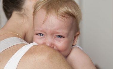 Strategjia për t’u ndarë përkohësisht nga bebja: Bebja nuk dëshiron të ndahet nga ju
