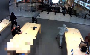 Vjedhin 21 telefona iPhone 8 dhe iPhone X para hundëve të punonjësve të dyqanit Apple në New York, vlera e tyre kapë shumën e 19 mijë dollarëve (Video)