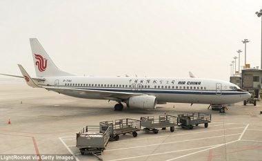 Aeroplani që po fluturonte nga Parisi për në Pekin, rikthehet shkaku i një ‘informacioni terrorist’ (Foto)
