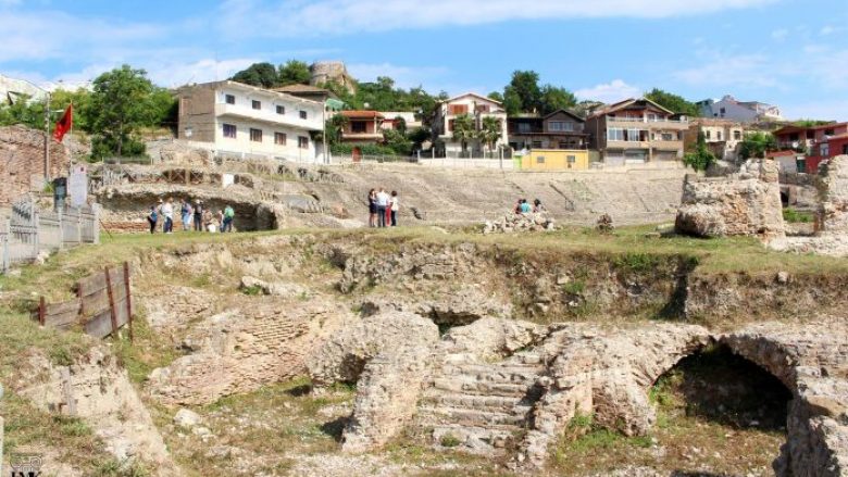 Rifillojnë gërmimet arkeologjike në Amfiteatrin Romak të Durrësit