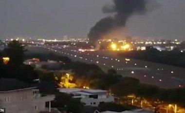 Gjatë aterrimit në Sao Paolo aeroplani shpërtheu në flakë, vdes piloti dhe gjashtë persona në bord lëndohen (Video)