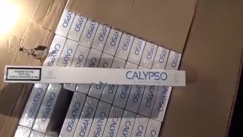 Publikohen pamje pas arrestimit të kryetarit të Novo Sellës, për kontrabandë me cigare (Video)