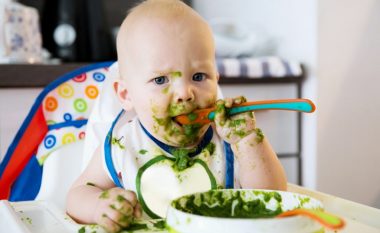 Nga muaji i tetë spinaqi duhet të përfshihet në menynë e ushqimit të bebeve