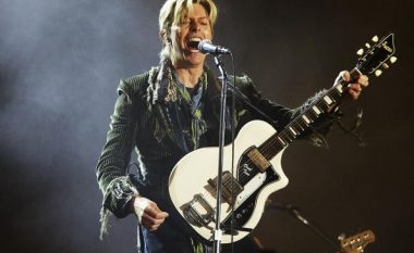 Del në shitje për 120 mijë euro demo regjistrimi i parë i David Bowiet