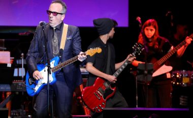 Edhe pse vuan nga kanceri, Elvis Costello paralajmëron albumin e ri