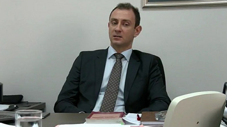 Medarski mohon se zyra e avokatisë së tij është e lidhur me firmën që fitoi tender