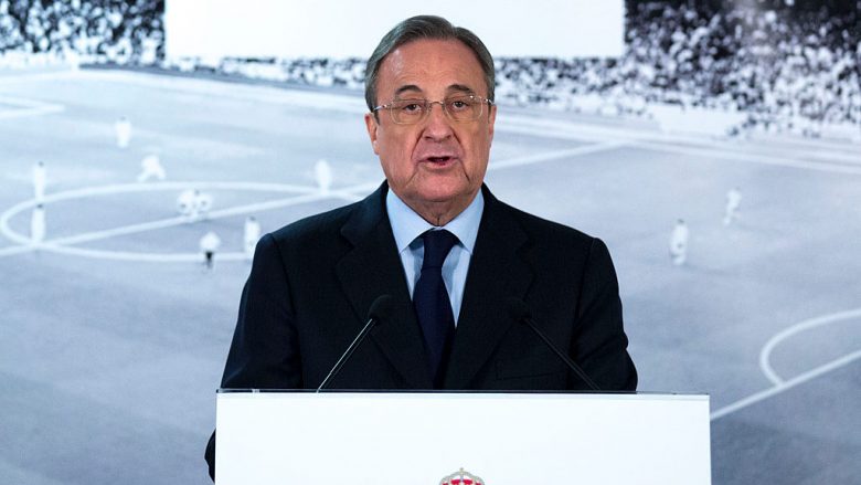 MADRID, SPAIN - JANUARY 04:  Real Madrid CF president Florentino Perez gives a speech as he comunicates the dismissal of Rafael benitez and announces Zinedine Zidane as new Real Madrid head coach at Santiago Bernabeu Stadium on January 4, 2016 in Madrid, Spain.  (Photo by Gonzalo Arroyo Moreno/Getty Images)