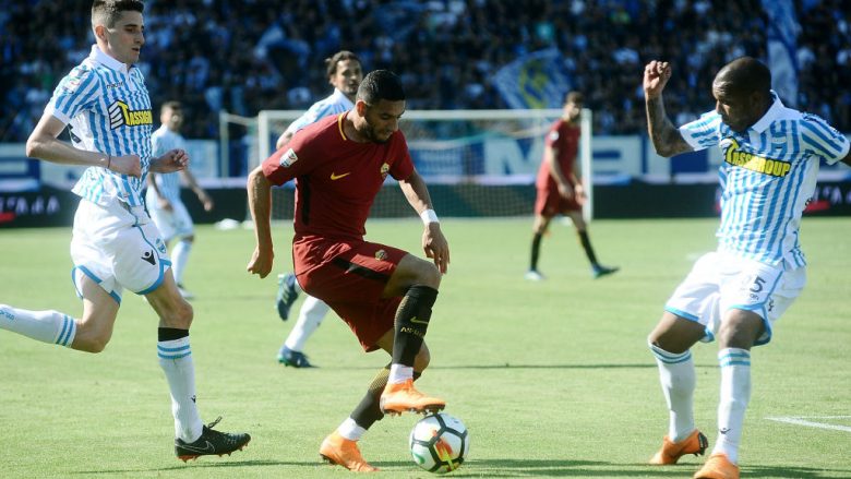FERRARA, ITALY - APRIL 21:Bruno Peres of AS Roma in action  during the serie A match between Spal and AS Roma at Stadio Paolo Mazza on April 21, 2018 in Ferrara, Italy.  (Photo by Mario Carlini / Iguana Press/Getty Images)