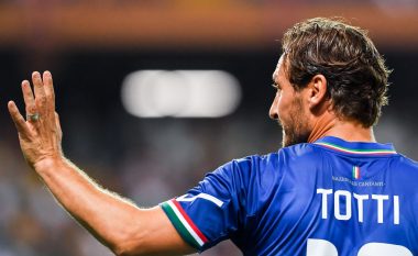 Totti: Do të shkoja në aeroport për t’ia dhënë Messit fanellën me numrin 10