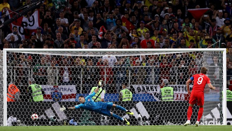 Futbollistët e Anglisë e kanë kopjuar metodën e Ronaldos në ekzekutimin e penalltive