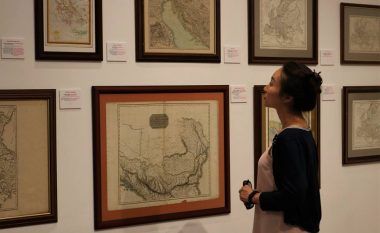 Ekspozitë e hartave të vjetra nga koleksioni i Afrim Ethemit