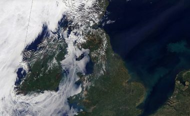Imazhet nga hapësira tregojnë se si e ka ndryshuar nxehtësia Britaninë e Madhe (Foto)