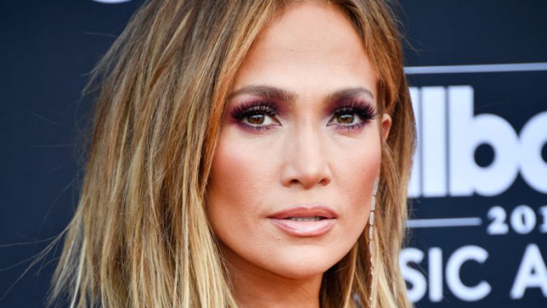 Edhe pse 48 vjeçare, J.Lo ka linja për t’u admiruar