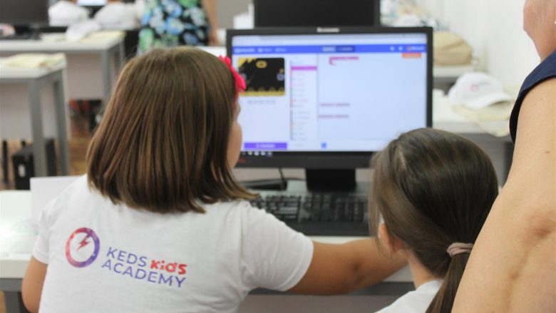 Hapet aplikimi për KEDS Academy, mundësi për rritjen profesionale të të rinjve