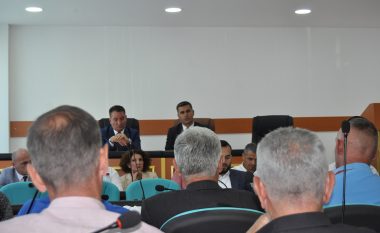 Ministri Lekaj e kryetari Tahiri takojnë pronarët e tokave kah do të kaloj rruga e re magjistrale Vushtrri-Mitrovicë