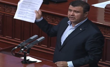 Micevski ndaj Xhaferit: Kjo është turp, vijon kallëzimi penal për shkak të rrezikimit të shëndetit të deputetëve