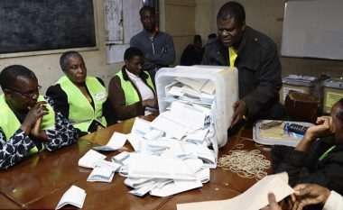 Zgjedhjet në Zimbabve, pozita dhe opozita shpallin fitoren (Foto)