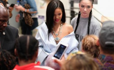 Rihanna bëhet ambasadore e vendit të saj