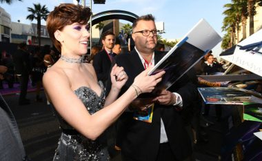 Scarlett Johansson do të luajë rolin e një transeksuali në një film të ri