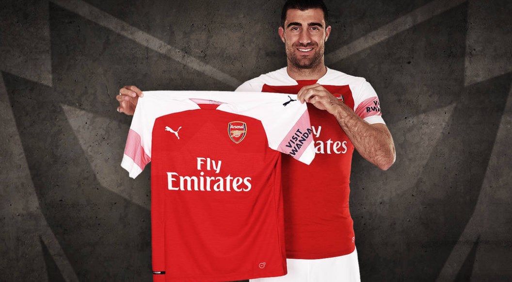 Zyrtare: Sokratis nënshkruan me Arsenalin