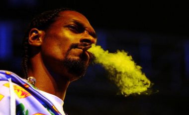 Snoop Dogg investon në kompani farmaceutike që për prodhimin e barnave shfrytëzon kanabisin
